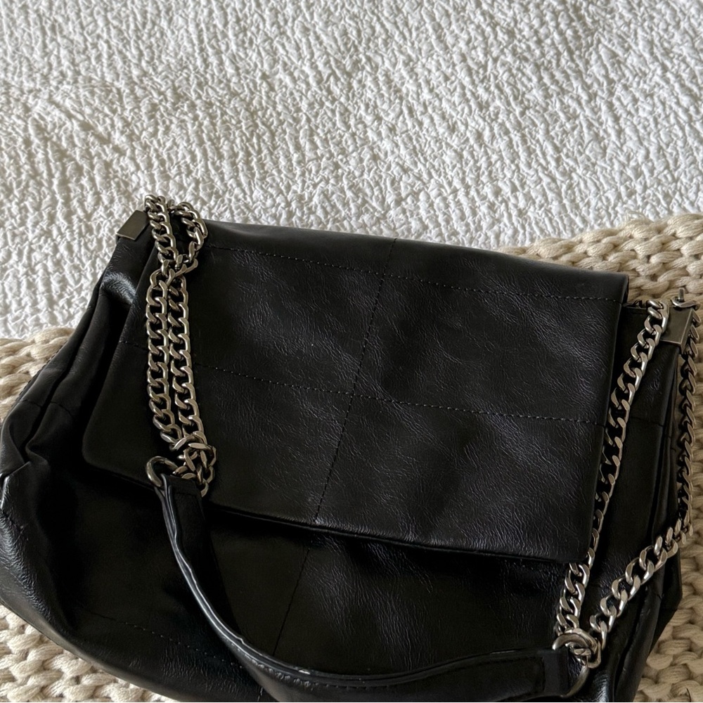 Elegant Black Chain Shoulder Bag